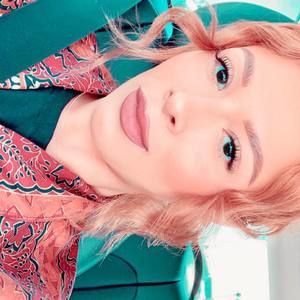 Meet your Posher, Andrea